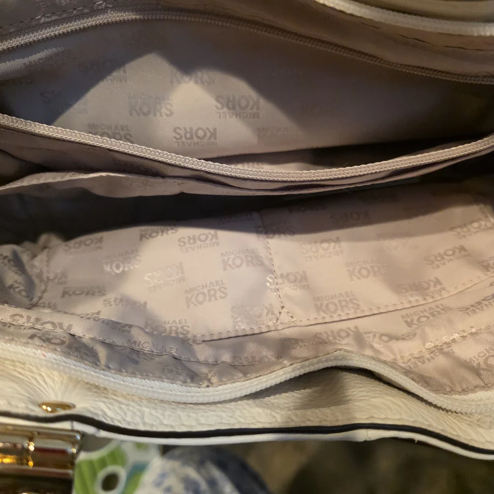 Michael Kors Cream and Brown Shoulder Bag with Gold Details - Picture 13 of 16